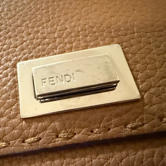 *Beautiful* Fendi - Selleria Peekaboo Long Wallet - Picture 9 of 13